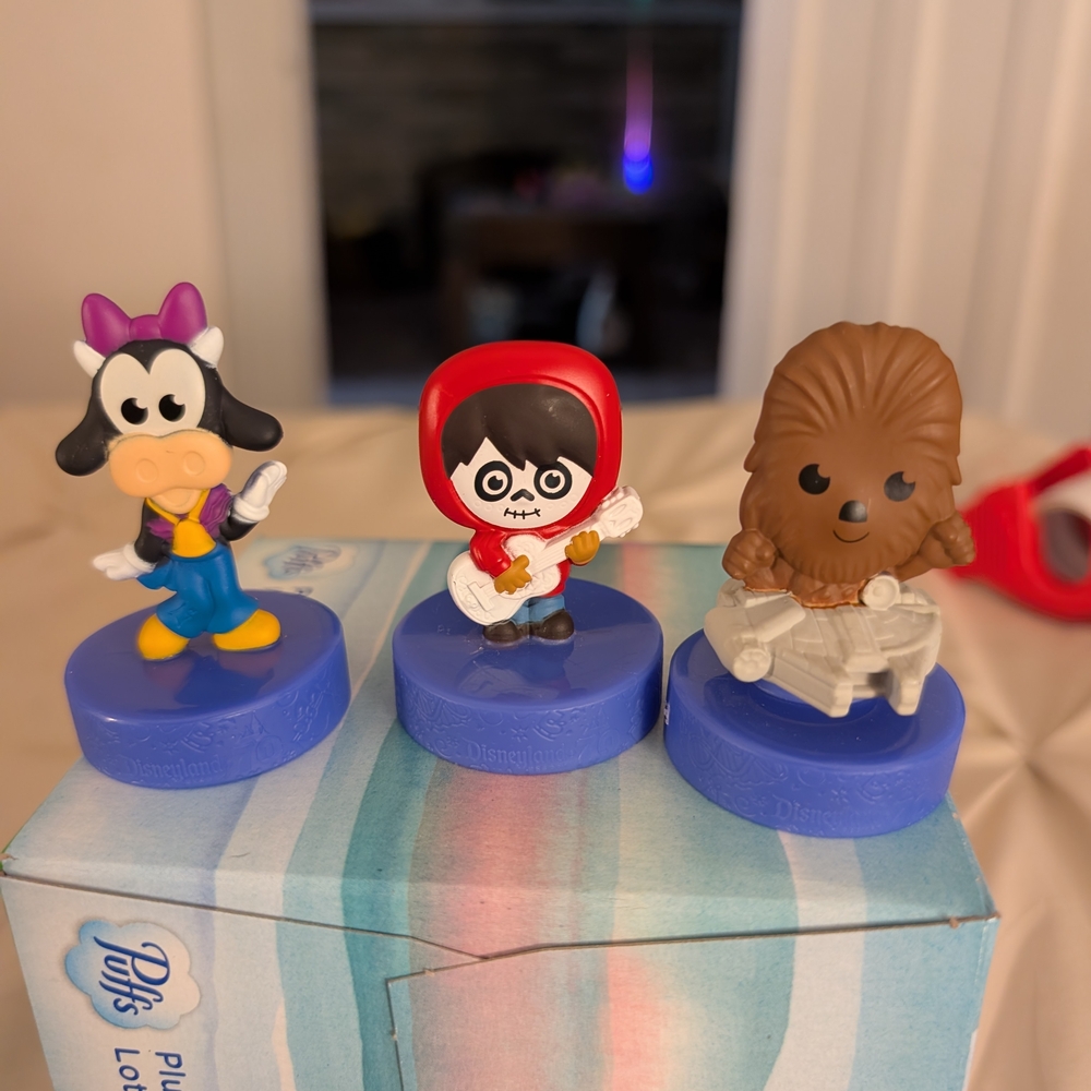 McDonald's Kids Toy Figurines with Bright Blue Bases - Disney & Pixar Characters - Picture 4 of 5